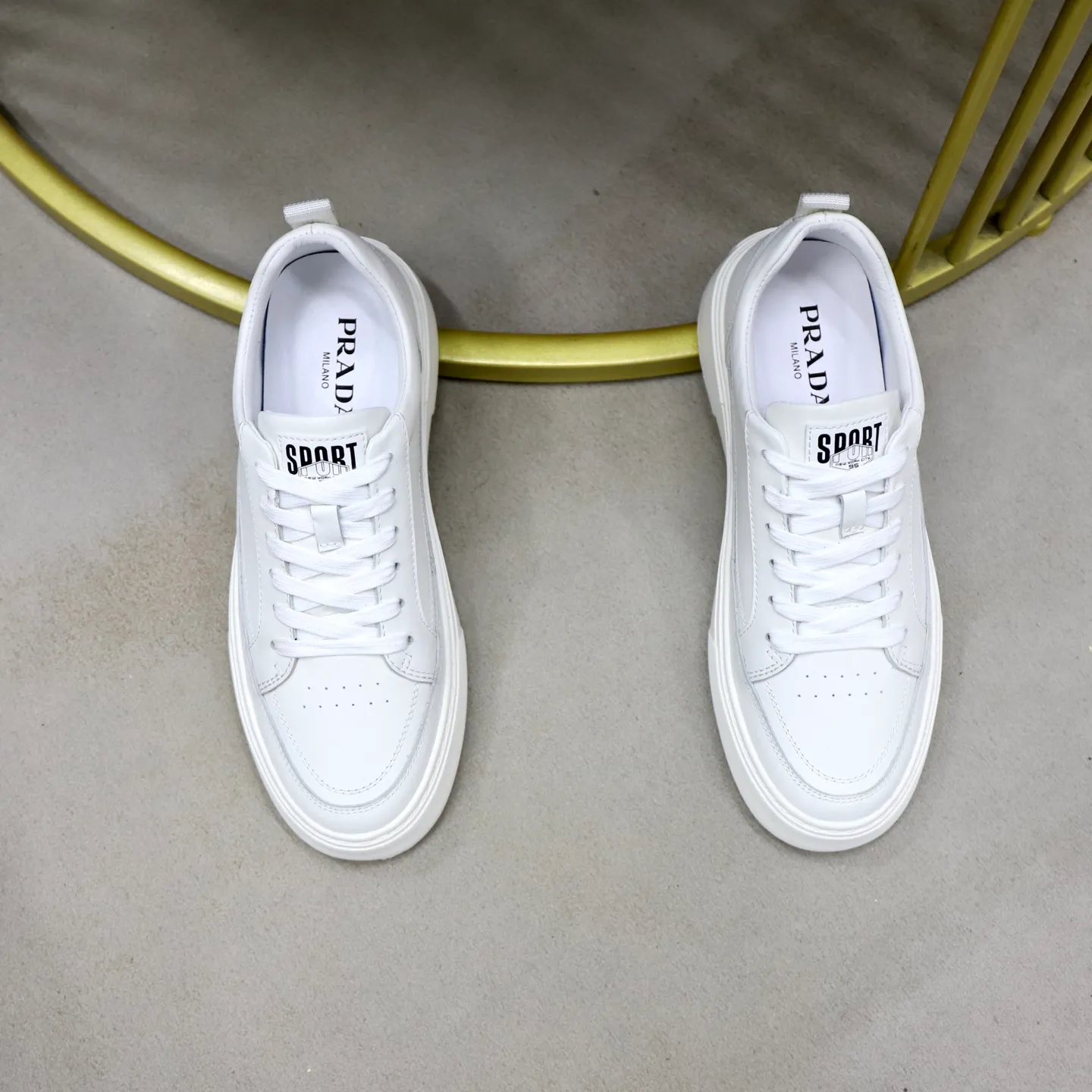 Ex-factory price: 442💰🙅‍♂️🙅‍♂️🙅‍♂️ Brand: PRADA Standard code: 38–44 (45 can be customized) Grade: Same as the official website Material: Original cowhide fabric Comfortable pigskin lining Lightweight wear-resistant outsole Style category: Men's fashionable casual shoes and boots Running sports shoes Distinguished luxury brand elements Top luxury Color: actual picture color